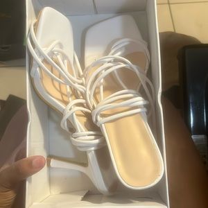 White heel , Size 3EUR